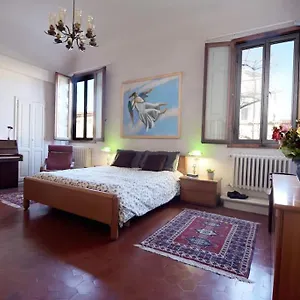 Cozy With Private Garden - City Center - Apartment