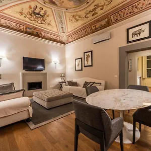 Rucellai Prestige By Mmega Apartment