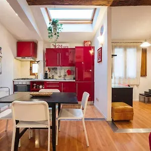 Cozy In Borgo Dei Greci Apartment